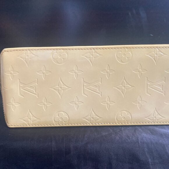 Louis Vuiton Vernis Monogram Reade PM Handbag - Picture 4 of 13